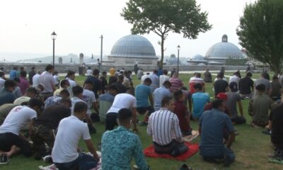 Süleymaniye Camii’nde binlerce vatandaşın katılımıyla bayram namazı kılındı