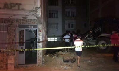 Sultangazi’de inşaat sahasındaki kazı nedeniyle iki binada kayma meydana geldi