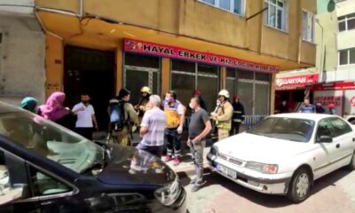 Sultangazi’de ocakta unutulan yemek nedeniyle yangın çıktı