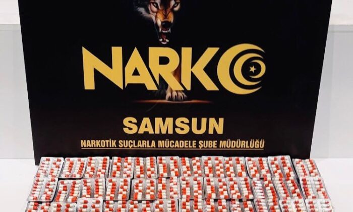 Şüphe üzerine 2 bin 800 uyuşturucu hapla yakalandı