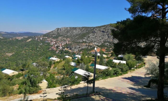 Sütçüler ilçesi yaz aylarında nüfusunu 5’e katlıyor