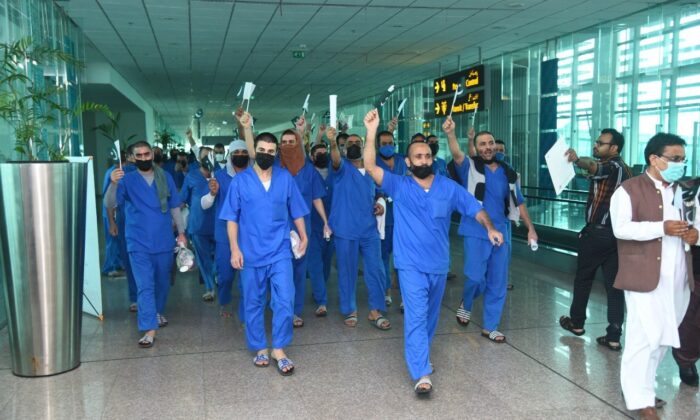 Suudi Arabistan Pakistanlı 62 mahkumu iade etti