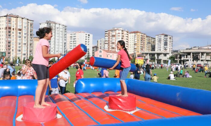Talas’ta çocuklara muhteşem şenlik