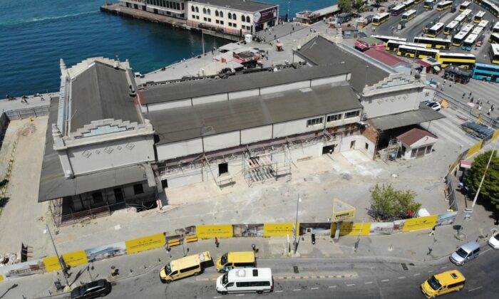 Tarihi Kadıköy Hal Binası’nda tepki çeken restorasyon çalışması