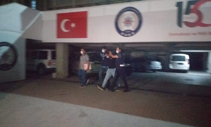 Tartıştığı eşini tabancayla vuran koca adliyeye sevk edildi