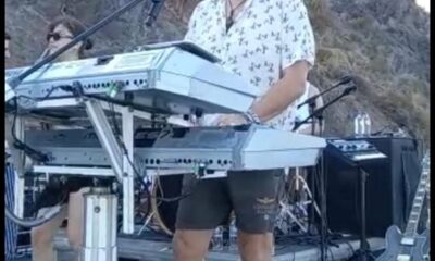 Tatilciler İskender Paydaş’la coştu