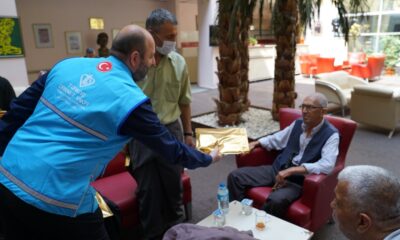 TDV’den huzurevi sakinlerine bayram ziyareti