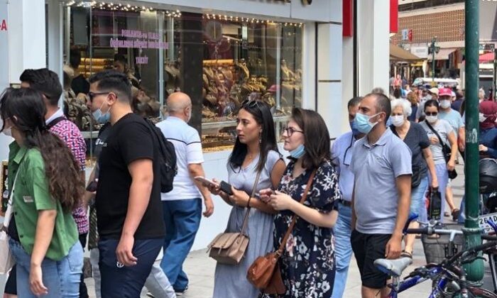 Tedbirler gevşetildi, maskeler unutuldu