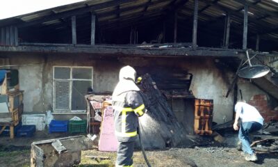Tek katlı evin çatı katında çıkan yangın köylüleri korkuttu