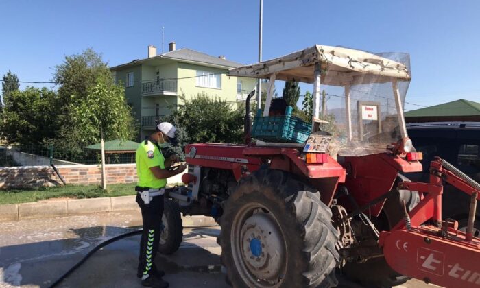 Tercan’da trafiğe çıkan tarım araçlarına yönelik denetimler artırıldı