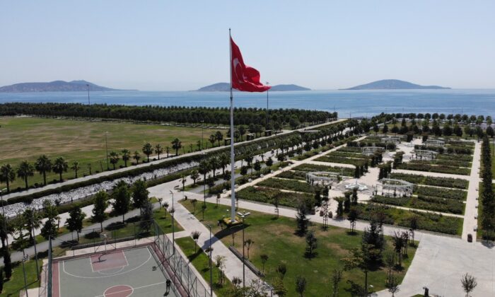 Termometreler 30 dereceyi aştı, İstanbul’da sahiller boş kaldı