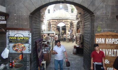 Terörün yerini huzura bıraktığı Diyarbakır’da tarihi mekanlar dolup taştı