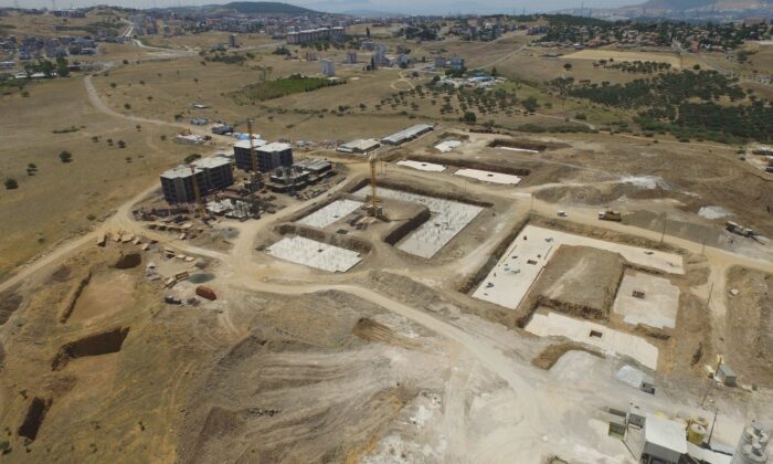 TOKİ’nin Aliağa’da 614 konutluk projesi tüm hızıyla sürüyor