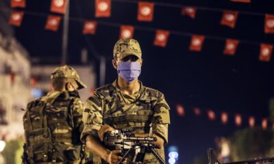 Tunus’ta 1 ay süreyle sokağa çıkma yasağı ilan edildi