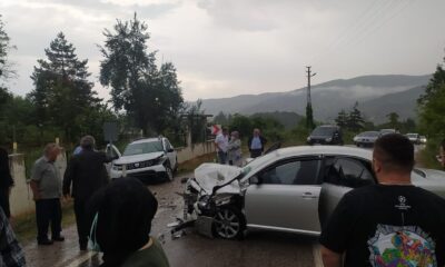 Türkeli-Ayancık yolunda kaza: 1’i bebek 6 yaralı