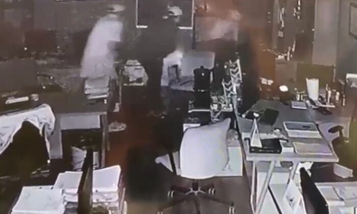 Tuzla’da çelik kasa hırsızları kamerada