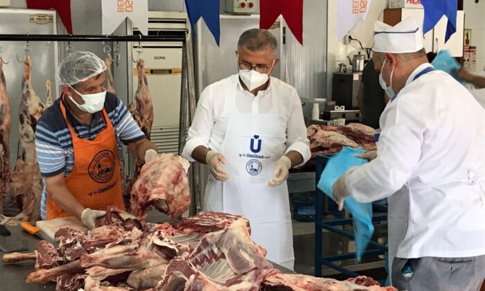Üsküdar’da ihtiyaç sahibi ailelere 30 ton kurban eti dağıtıldı
