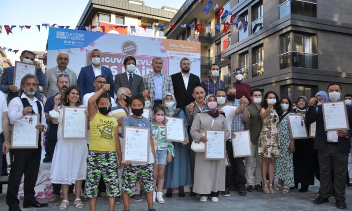Üsküdar’da kentsel dönüşümün ardından anahtarlar hak sahiplerine teslim edildi