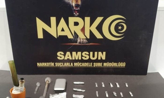 Uyuşturucu ve uyuşturucu içme aparatlarıyla yakalandı
