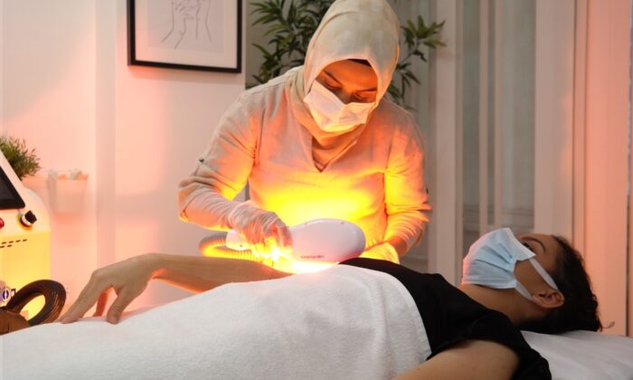 Uzmanlar epilasyon yaptıranları güneş ışığına karşı uyarıyor