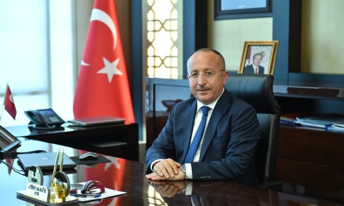 Vali Atik, “Basının çok önemli bir yeri vardır”