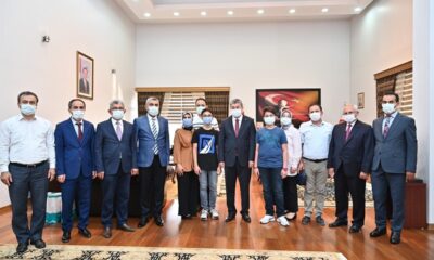 Vali Yılmaz, LGS birincilerini ödüllendirdi