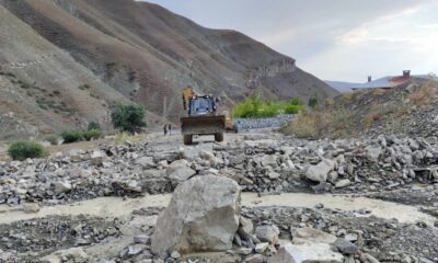 Van Büyükşehir Belediyesi tüm imkanlarıyla sel bölgesindeki çalışmalarını sürdürüyor