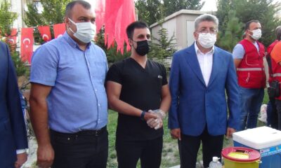 Van’da cami ve mezarlıklarda aşı standı kuruldu