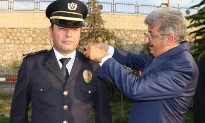 Van’da terfi eden emniyet personellerine rütbeleri törenle takıldı