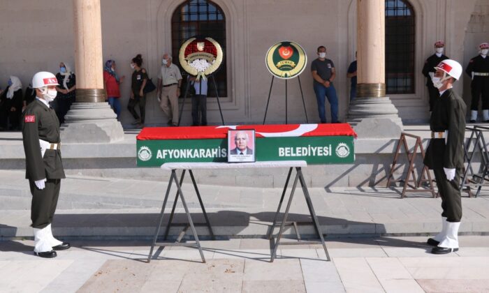 Vefat eden başçavuş askeri törenle sonsuzluğa uğurlandı