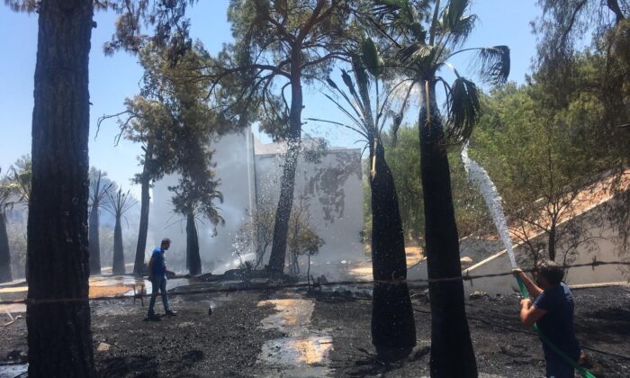 Yangın beş yıldızlı otele sıçramadan söndürüldü