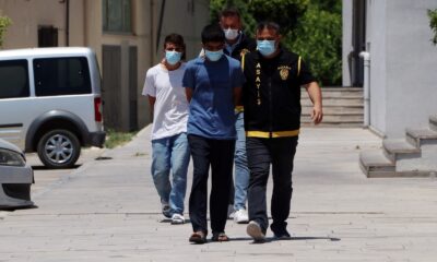 Yaşlı kadının altın kolyesini çalan 3 kardeş tutuklandı