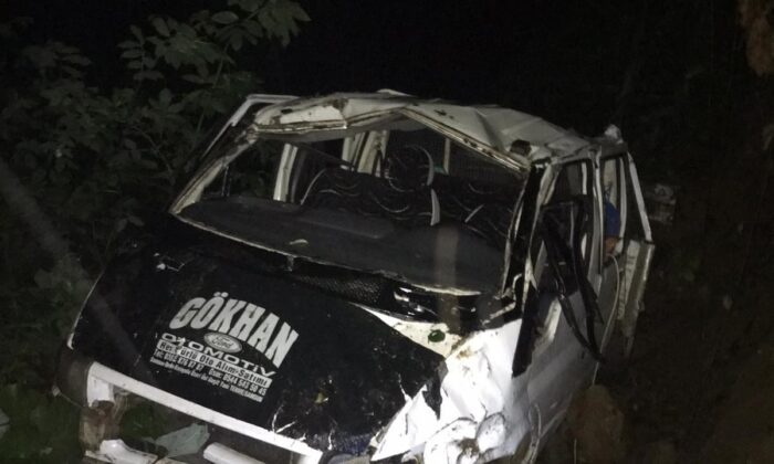 Yayladan dönen araç uçuruma yuvarlandı: 1 ölü, 10 yaralı