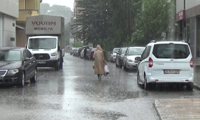 Yaz yağmuruna hazırlıksız yakalandılar