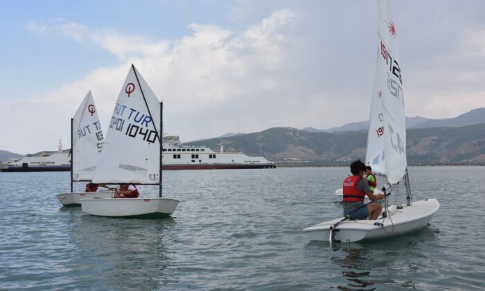 Yelkenciler, Van Gölü’nde Türkiye Şampiyonası’na hazırlanıyor