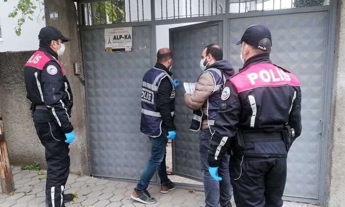 Yeni banka kartı bahanesiyle 390 bin TL dolandırıldı