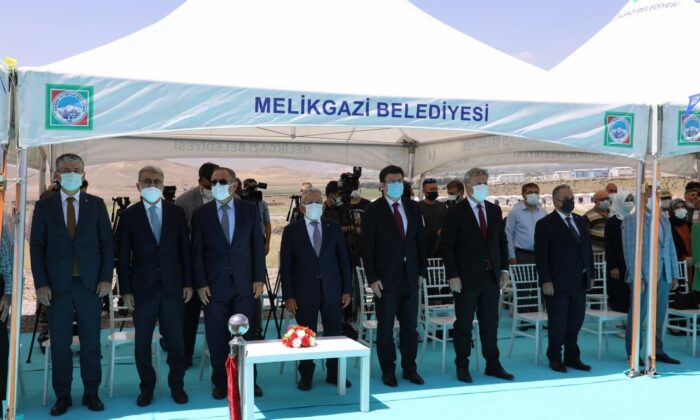 Yeşilyurt Mahallesi’nde ’Hamdi-Zarife Şanlıünal Cami’ ibadete açıldı