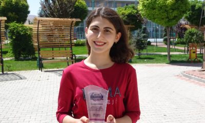 YKS’de AYT eşit ağırlık Türkiye birincisi olan Melike başarısının sırrını anlattı