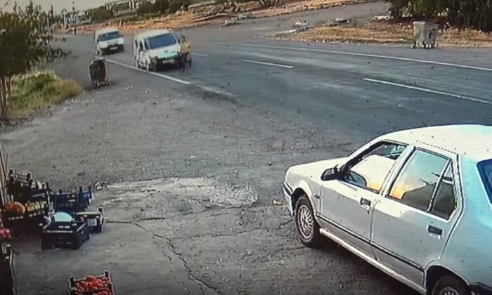 Yola fırlayan çocuk, şoförün dikkati sayesinde ölümden kıl payı kurtuldu