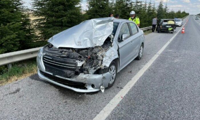 Zincirleme trafik kazasında 3 kişi yaralandı