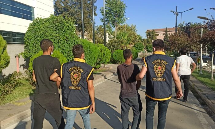 12 ayrı hırsızlık yapan 3 şahıs çıkarıldıkları mahkemece tutuklandı