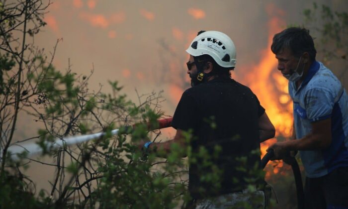 Aliağa Belediyesi ekipleri, Marmaris’te görevde