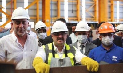 Bakan Varank dünyanın en büyük gemisine ilk kaynağı yaptı