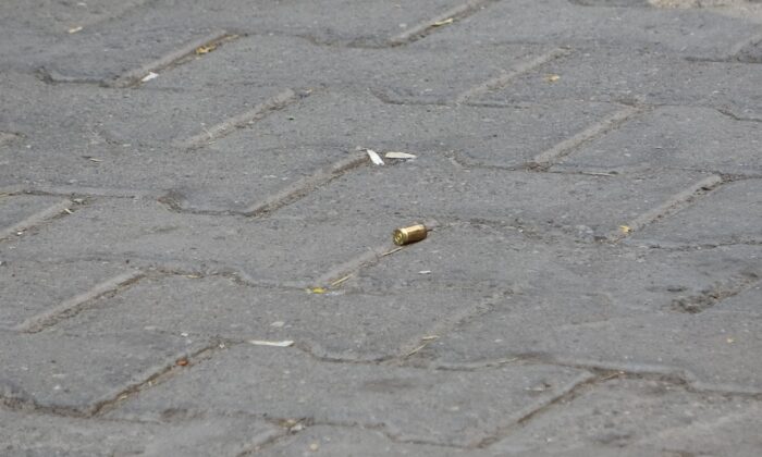 Diyarbakır’da sokak ortasında kurşun yağdırdı: 1 yaralı