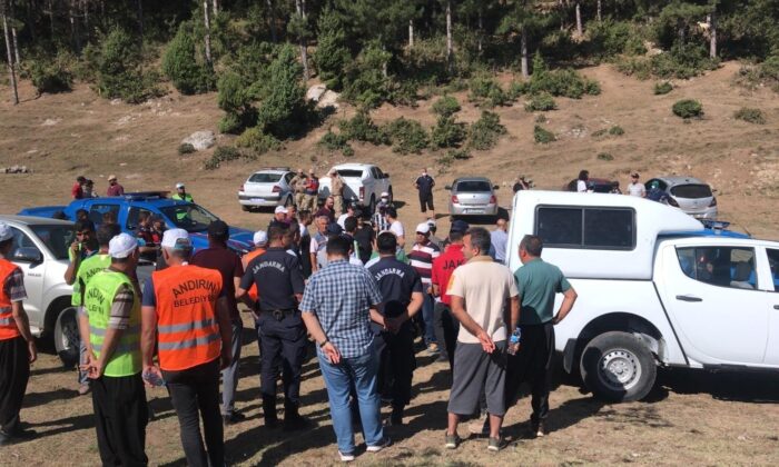 Emine öğretmeni arama kurtarma çalışması sürüyor