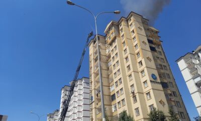 Gaziantep’te 11 katlı binanın çatı katında yangın