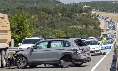 Havran’da ucuz atlatılan kazada 2 kilometrelik araç kuyruğu oluştu