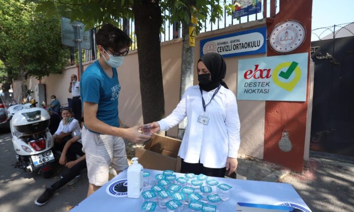 Kartal Belediyesi KPSS’ye giren adayların heyecanına ortak oldu