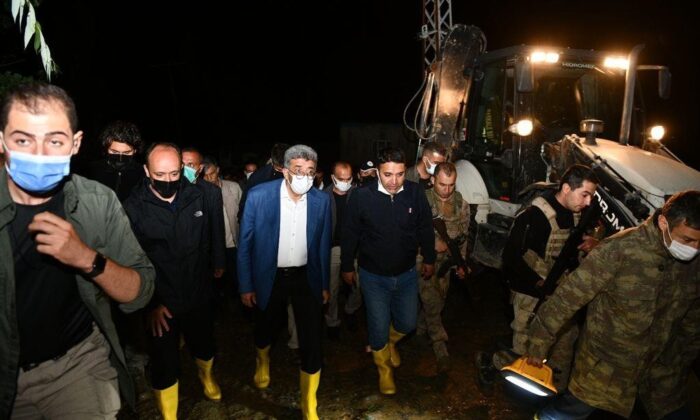 Vali Bilmez, selin etkili olduğu Esenyamaç Mahallesi’nde