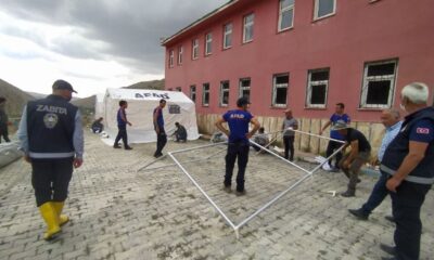 Van’da sel mağdurları için çadır kuruluyor